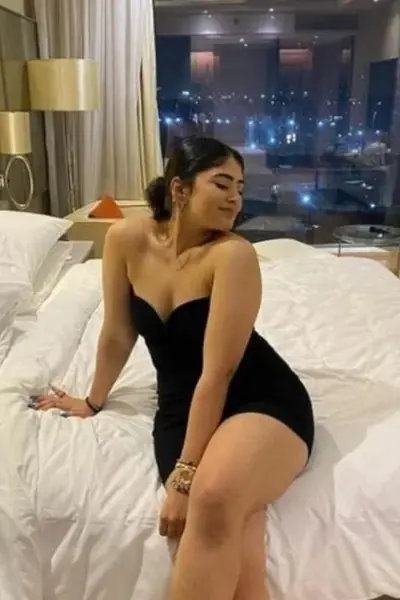 9217619402 Call Girls in Janakpuri, Delhi - Verified Escorts